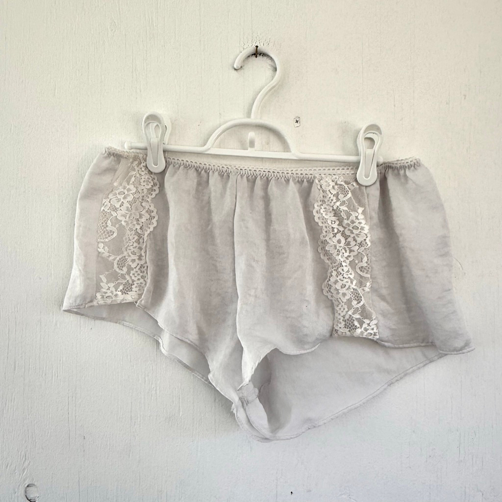 Vintage Style MGT Ivory Lace Trim Tap Shorts Sleep Pajama Bottoms - Size M - Picture 1 of 8